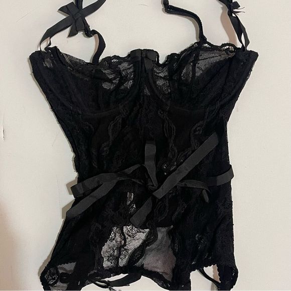 Agent provocateur love basque bustier is 34B - Picture 6 of 8